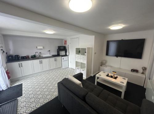 Peaceful Garden Cabin Stay in the Yorkshire Wolds