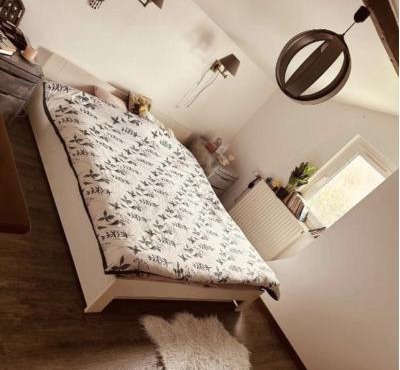 Peaceful Garden Room Near City & Sites