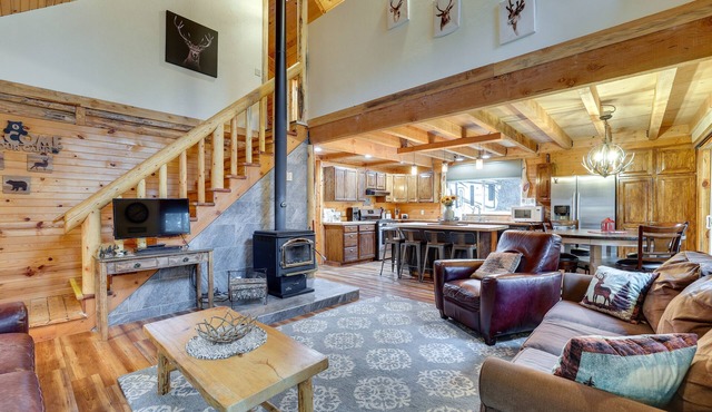 Peaceful Garden Valley Cabin w/Private Deck!