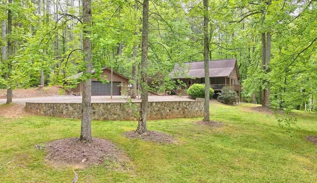 Peaceful Gated Retreat on Murray Cove