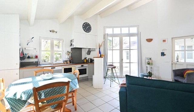Peaceful Getaway with Stunning Garden near Golf Course