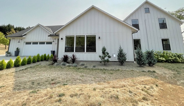 Peaceful Getaway at 3-bedroom Home in La Center