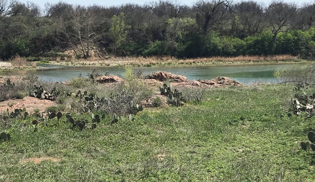 Peaceful getaway on the serene Llano river. Kayaking or relaxing by the water