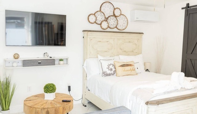 PEACEFUL GETAWAY STUDIO