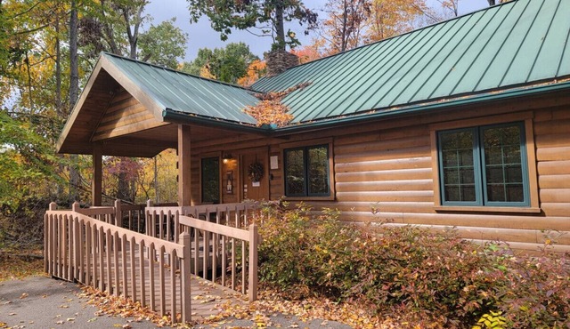 Peaceful Getaway With Dining & Exploring