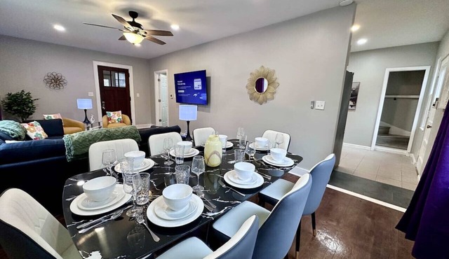 Peaceful Giant House close to city