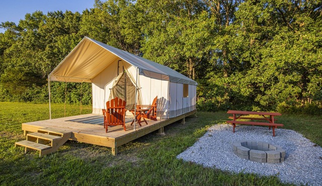 Peaceful Glamping Retreat at Roaring River