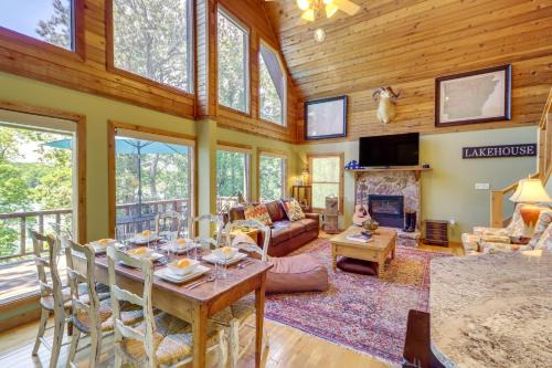 Peaceful Greers Ferry Cabin with Deck and Lake View!