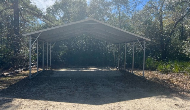 Peaceful Guesthouse located on 27 acre Homestead.