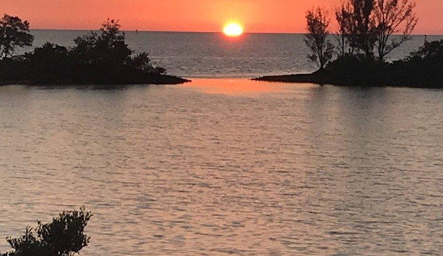 Peaceful Gulf-front Paradise with an intoxicating view!