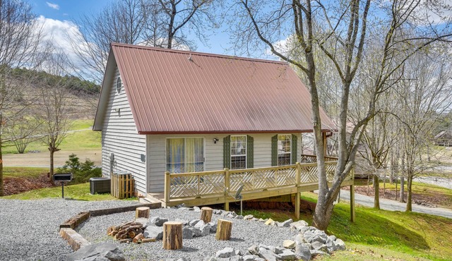 Peaceful Guntersville Cabin: Fire Pit, Near Lake!
