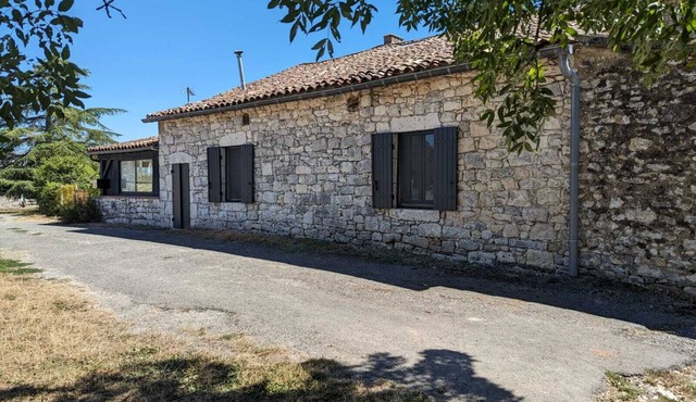 Peaceful Home with Jacuzzi