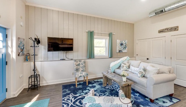 Peaceful Harvard Vacation Rental 3 Mi to Town!