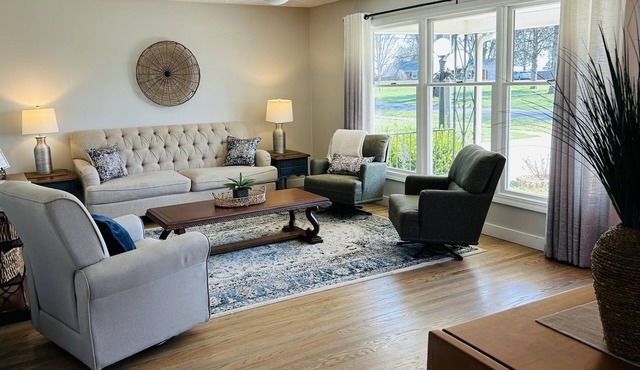 Peaceful Haven ~ 4 BR/3BA, 7 Beds/5 TVs ~ Pet friendly