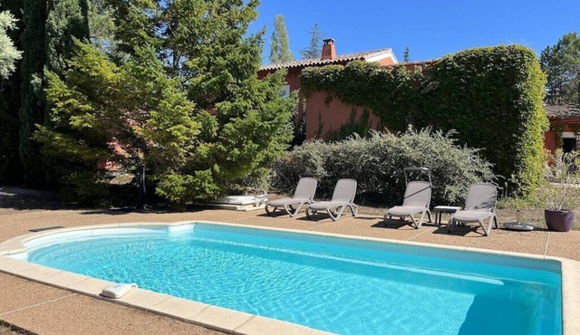 Peaceful haven for 4 surrounded by vineyards and lavender fields