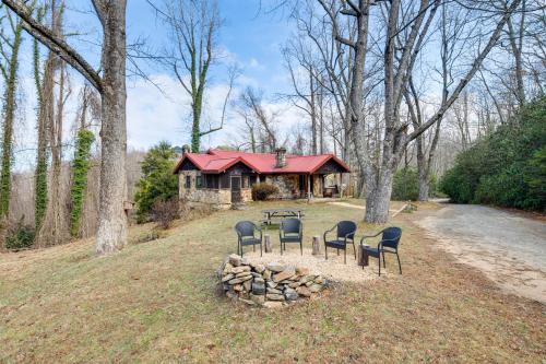 Peaceful Hendersonville Cabin - Hot Tub and Fire Pit