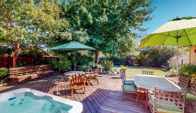 Peaceful Hideaway with Private Hot Tub, Fenced Dog-Friendly Yard & Patio