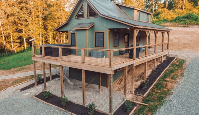 Peaceful Hocking Hills Cabin | Hot Tub! Fireplace!