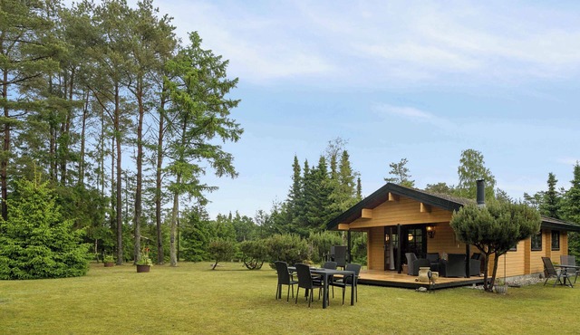 Peaceful holiday home close to nature