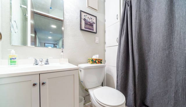 Peaceful Home 4BR 3BA - Game Room