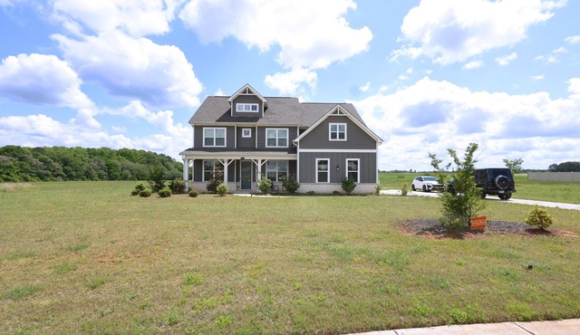 Peaceful Home Away From Home With Breathtaking Views in Locust Grove