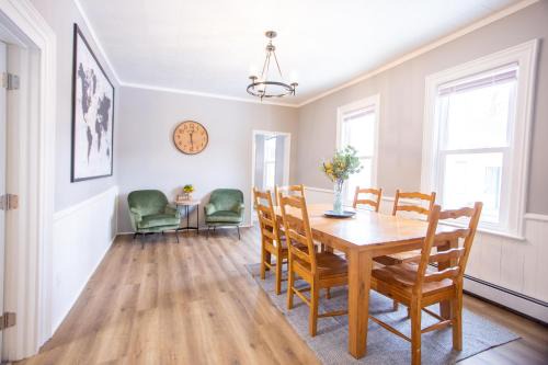 Peaceful Home in Heart of Oshkosh