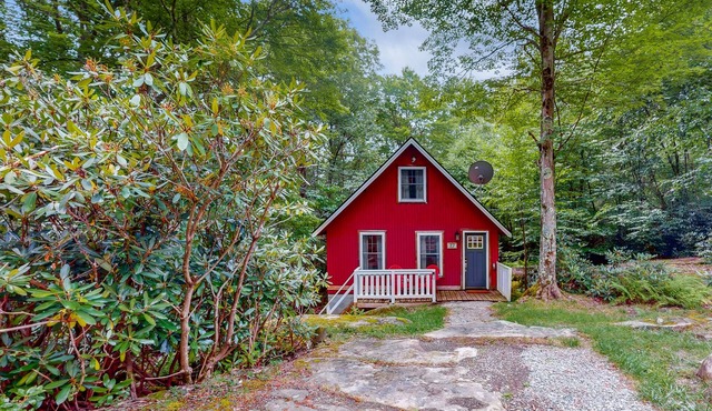 Peaceful home near summer and winter outdoor activities - 4 wheel drive needed