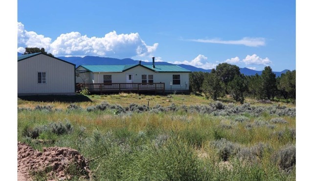 Peaceful Home Surrounded by Mountains. Enjoy Wildlife, Star Gazing & Fresh Air!