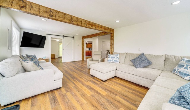 Peaceful Home w/Patio on 30 Acres in Coxs Creek!