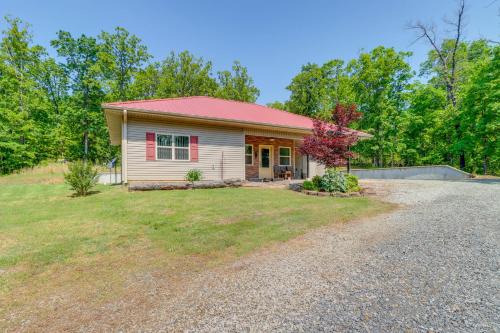 Peaceful Home w/Patio Near Greers Ferry Lake