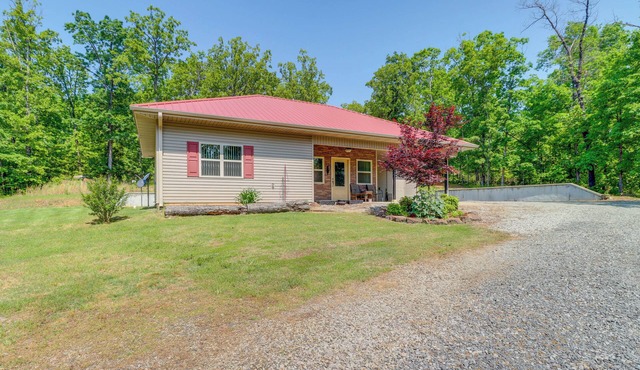 Peaceful Home w/Patio Near Greers Ferry Lake