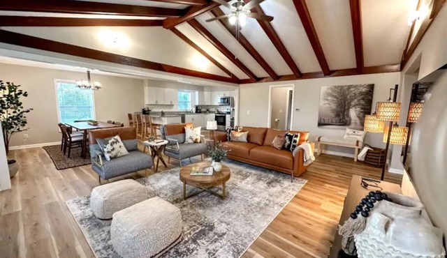 Peaceful home with a close proximity to downtown, sports park, and more