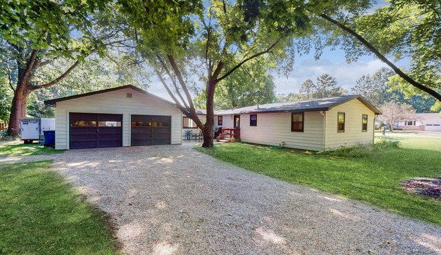 Peaceful Home with Firepit, Gas Grill, WIFI, Private W&D & Nearby Beach Access