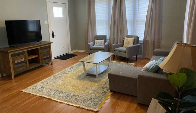 Peaceful home with an amazing yard near downtown San Antonio. Pet Friendly!