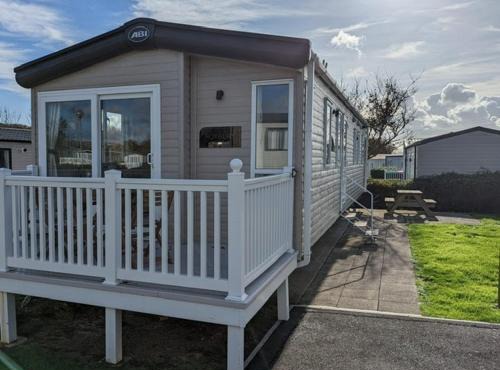 PEACEFUL HOMELY Caravan IN LOVELY CUL DE SAC 1 DOG WELCOME ON REQUEST Littlesea Haven Weymouth