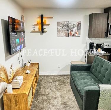 Peaceful Homes - Elegant 2 Bedroom Suite
