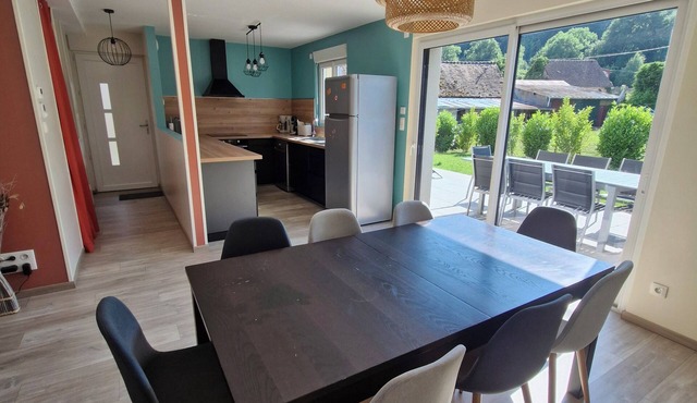 Peaceful house at the gateway to Morvan. Ideal for families.