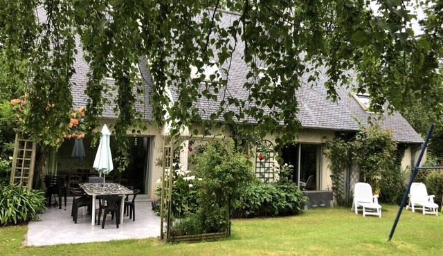 Peaceful house between sea and forest near Perros-Guirec