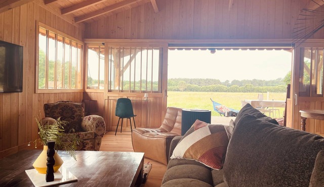 Peaceful house, close to the beaches of Contis and Mimizan. Welcome horses!