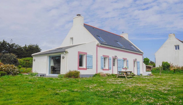 Peaceful house with garden in Borchudan, near beach, pets allowed