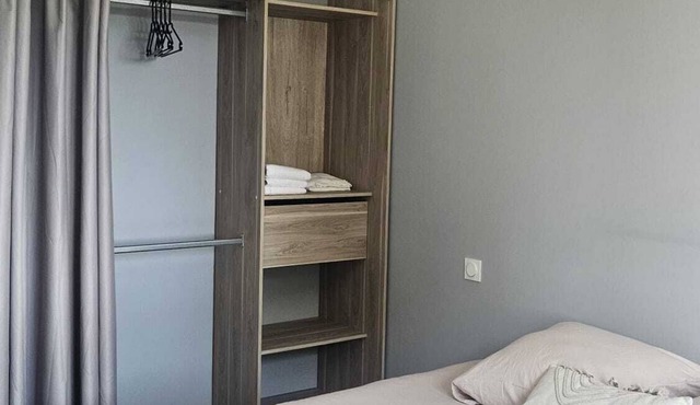 Peaceful house with pool, near Avignon