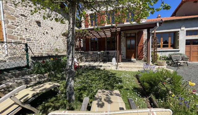 Peaceful individual house pet-friendly, activities for all