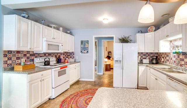 Peaceful Ishpeming Retreat: Walk to Deer Lake