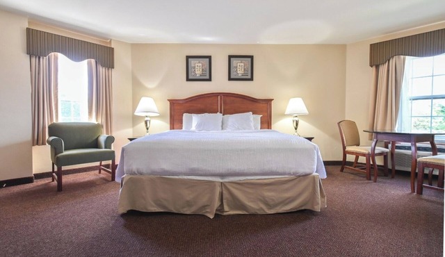 Peaceful Island Getaway! Spacious Suite w/Onsite Pool & Dining | Pet-Friendly!
