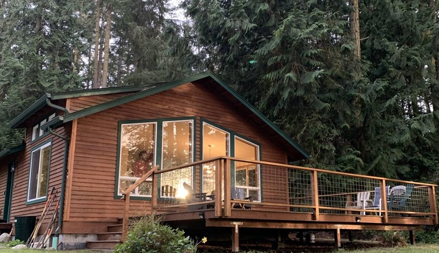 Peaceful Island Retreat with Water View