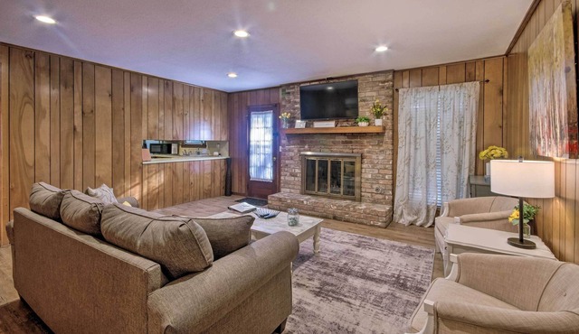 Peaceful Jackson Home w/ Yard < 9 Mi to Dtwn!