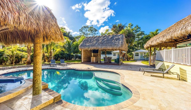 Peaceful Jupiter Farms, Pet-Friendly Escapen200 feet to sister stay! #401312.