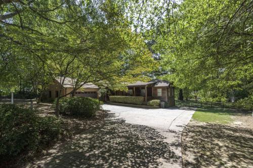 Peaceful Kannapolis Lodge