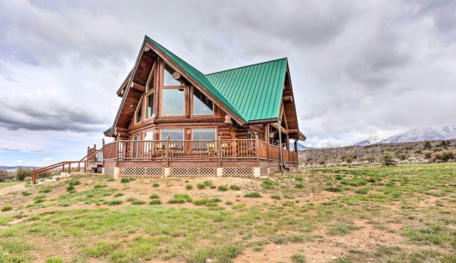 Peaceful La Sal Cabin w/ Fire Pit & Mtn Views