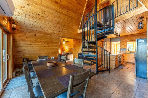 Peaceful Lake Front A-Frame in Ely